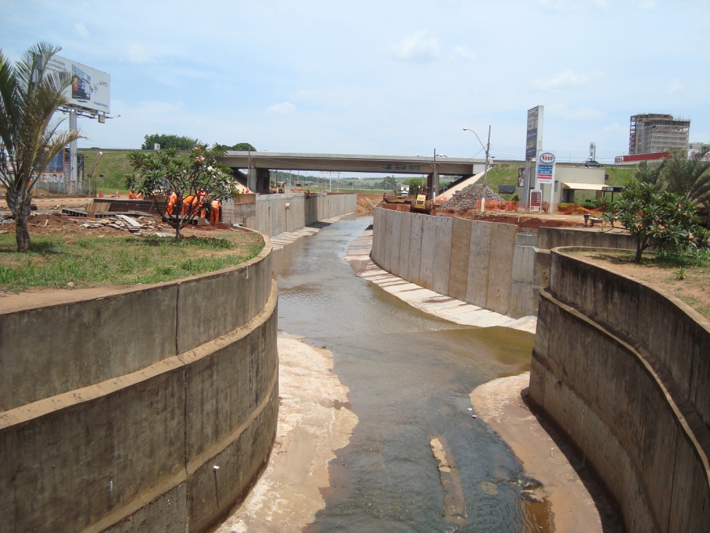 Canalização do entrocamento entre os córregos dos bagres e cubatão – Franca/SP